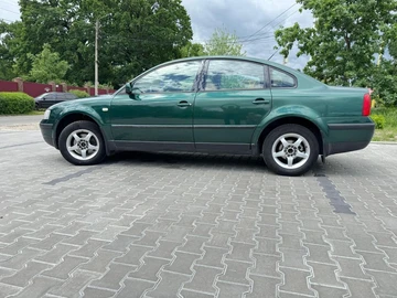 Авто Volkswagen Passat Sedan 1999 № 8826466