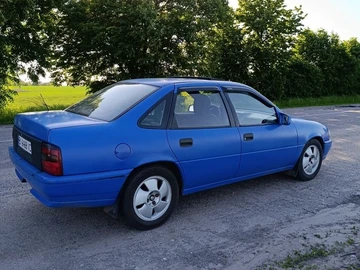 Авто Opel Vectra 1992 № 8826516