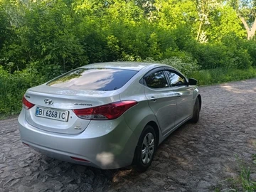 Авто Hyundai Elantra 2011 № 8827111