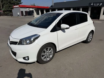 Авто Toyota Yaris 2014 № 8827118