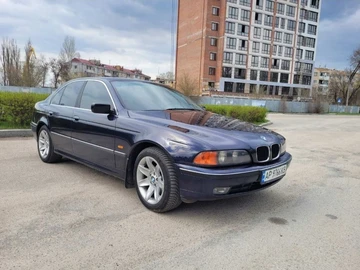 Авто BMW M5 2004 № 8828105
