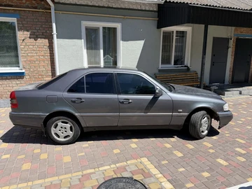 Авто Mercedes 220 1993 № 8828186