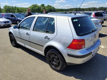 Авто Volkswagen Golf 2001 № 8828358