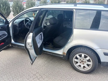 Авто Volkswagen Passat Variant 2000 № 8828497