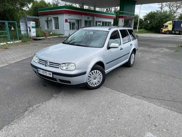 Авто Volkswagen Golf 2000 № 8829113