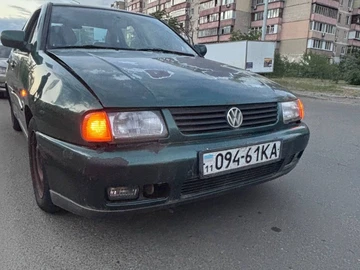 Авто Volkswagen Polo 1998 № 8829329