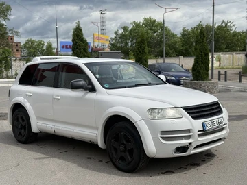 Авто Volkswagen Touareg 2005 № 8829399