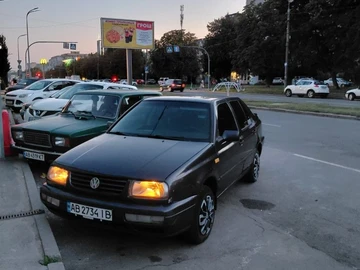 Авто Volkswagen Vento 1994 № 8829811