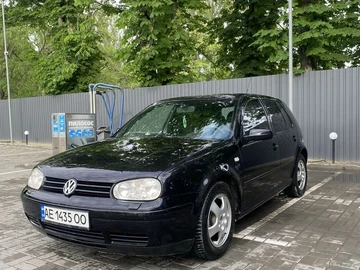Авто Volkswagen Golf 2000 № 8829921