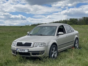 Авто Skoda Superb 2005 № 8830302