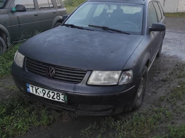 Авто Volkswagen Passat Variant 1999 № 8830488