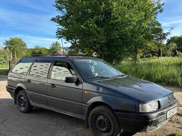 Авто Volkswagen Passat Variant 1992 № 8830718