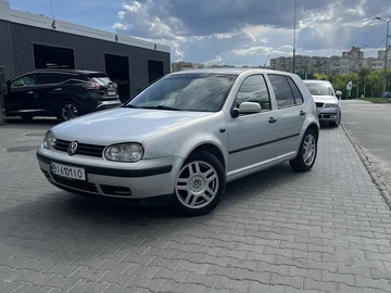 Авто Volkswagen Golf 2000 № 8830729