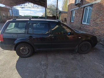 Авто Volkswagen Golf 1999 № 8830959