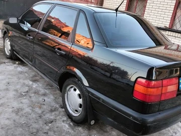 Авто Volkswagen Passat Sedan 1995 № 8831384