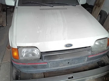 Авто Ford Escort 1988 № 8831412