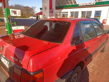 Авто Volkswagen Passat Sedan 1989 № 8832182