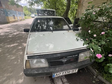 Авто ВАЗ 2109 1992 № 8832220