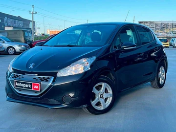 Авто Peugeot 208 2012 № 8832313