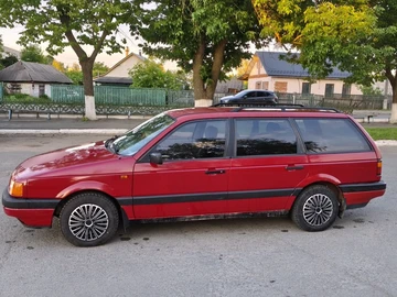 Авто Volkswagen Passat Variant 1993 № 8833168