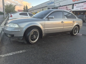 Авто Volkswagen Passat Sedan 2003 № 8833197