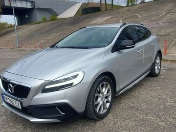 Авто Volvo V40 Kombi 2017 № 8833403