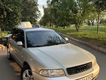 Авто Audi A4 1999 № 8833411