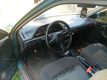 Авто Mazda 3 1995 № 8833438