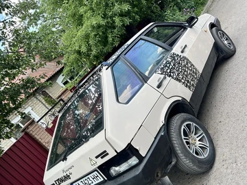 Авто ВАЗ 2109 1995 № 8833521