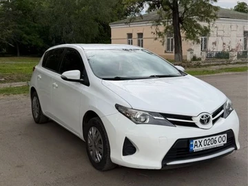Авто Toyota Auris 2013 № 8833774