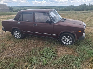Авто ВАЗ 2107 1993 № 8834170