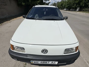 Авто Volkswagen Passat Variant 1990 № 8834334