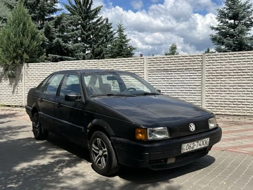 Авто Volkswagen Passat Sedan 1991 № 8834508