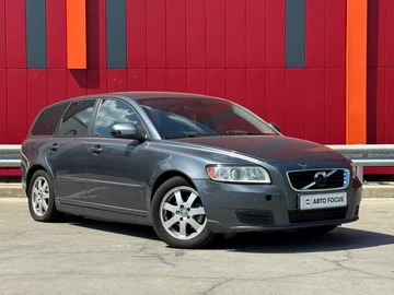 Авто Volvo V50 2010 № 8834638