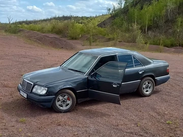 Авто Mercedes 220 1994 № 8834882