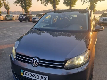 Авто Volkswagen Touran 2013 № 8834899