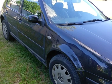 Авто Volkswagen Golf 2000 № 8834920