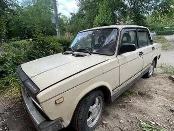 Авто ВАЗ 2107 1992 № 8835855