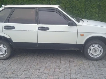 Авто ВАЗ 2109 1992 № 8835958