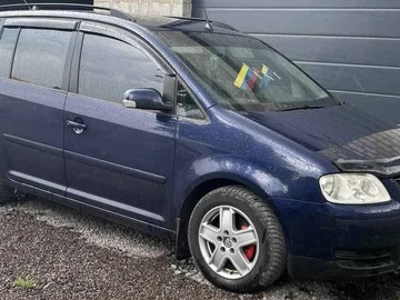 Авто Volkswagen Touran 2010 № 8836104