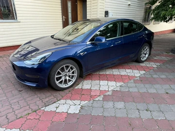 Авто Tesla Model 3 2019 № 8836294