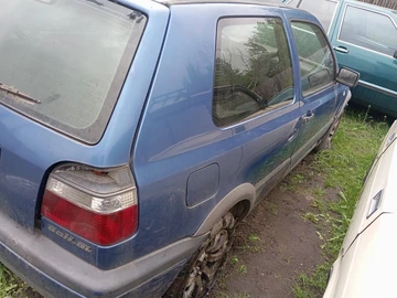 Авто Volkswagen Golf 1998 № 8836311