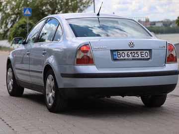 Авто Volkswagen Passat Variant 2002 № 8836365