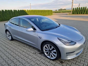 Авто Tesla Model 3 2018 № 8836435