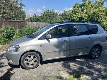 Авто Toyota Avensis Verso 2001 № 8836942