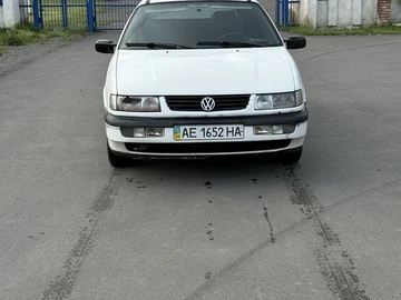 Авто Volkswagen Passat Variant 1994 № 8837028