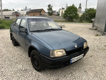 Авто Opel Kadett 1990 № 8837093