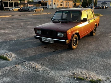 Авто ВАЗ 2107 1988 № 8837213