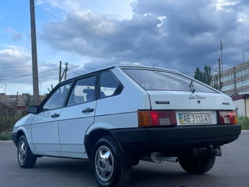 Авто ВАЗ 2109 1988 № 8837307