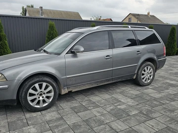 Авто Volkswagen Passat Variant 2001 № 8837402